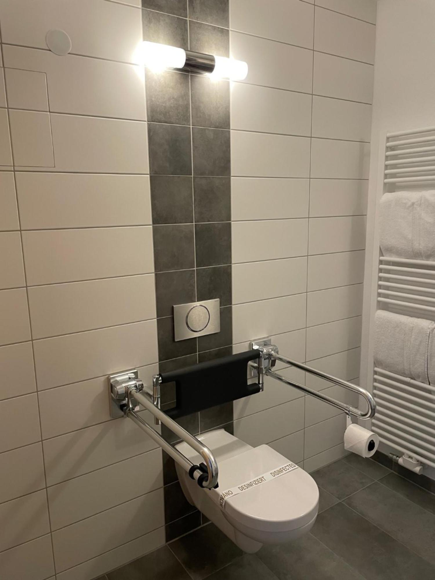 Hotel Zum Hirsch Wertingen Phòng bức ảnh