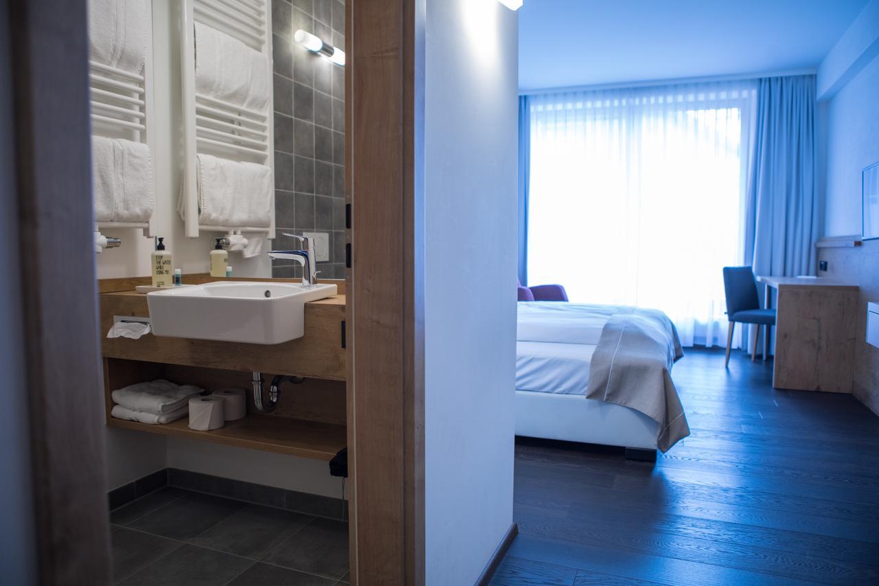 Hotel Zum Hirsch Wertingen Ngoại thất bức ảnh