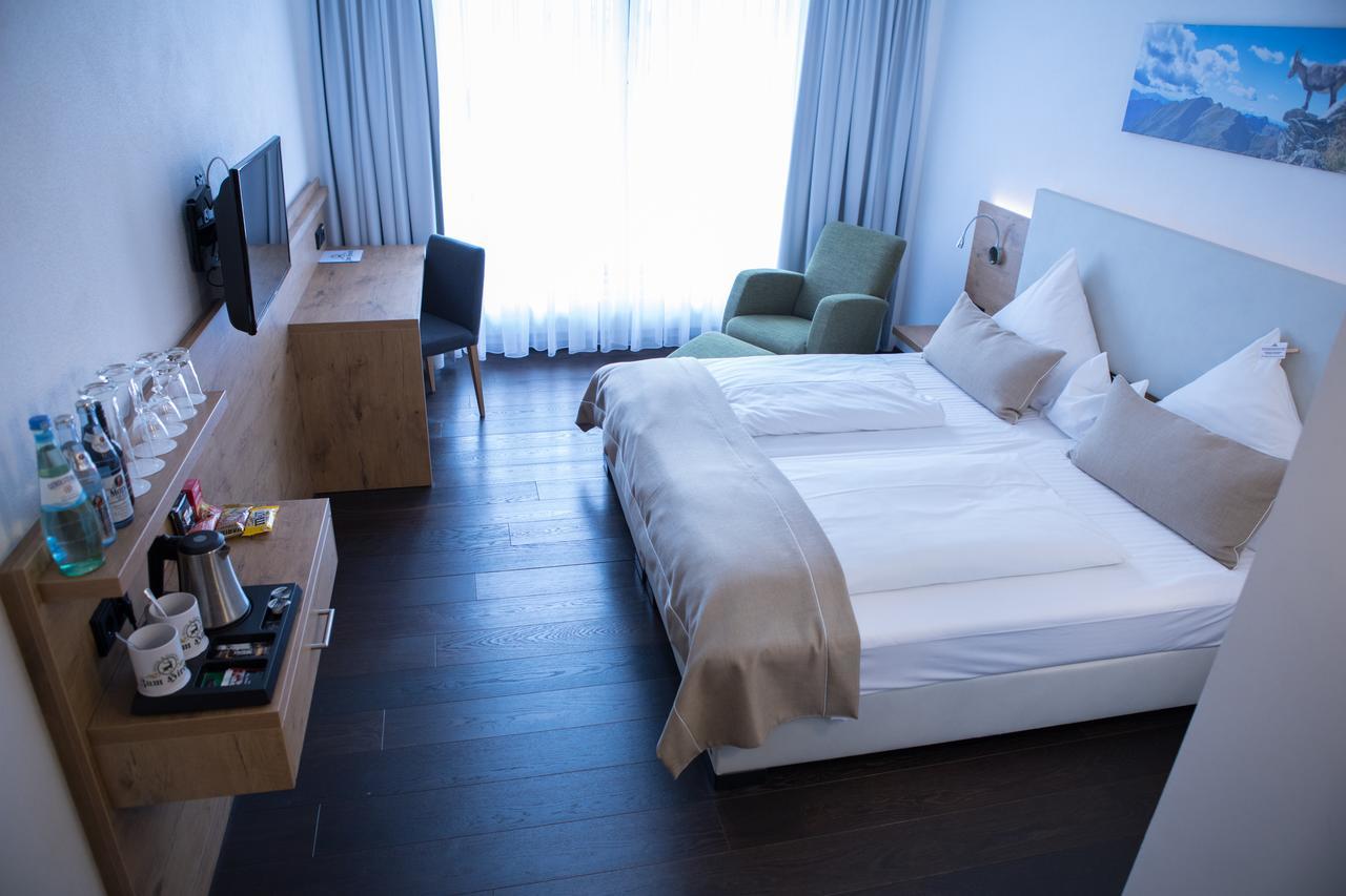 Hotel Zum Hirsch Wertingen Ngoại thất bức ảnh