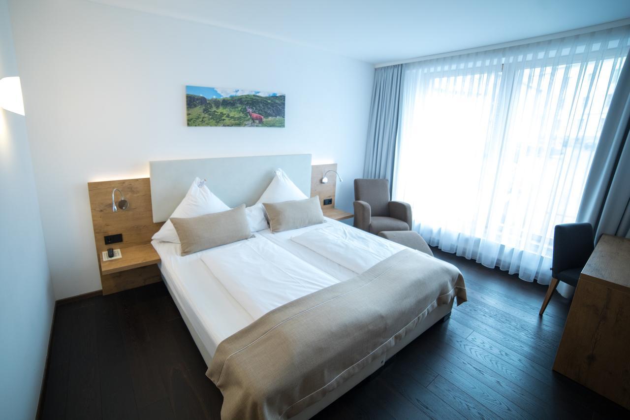 Hotel Zum Hirsch Wertingen Ngoại thất bức ảnh