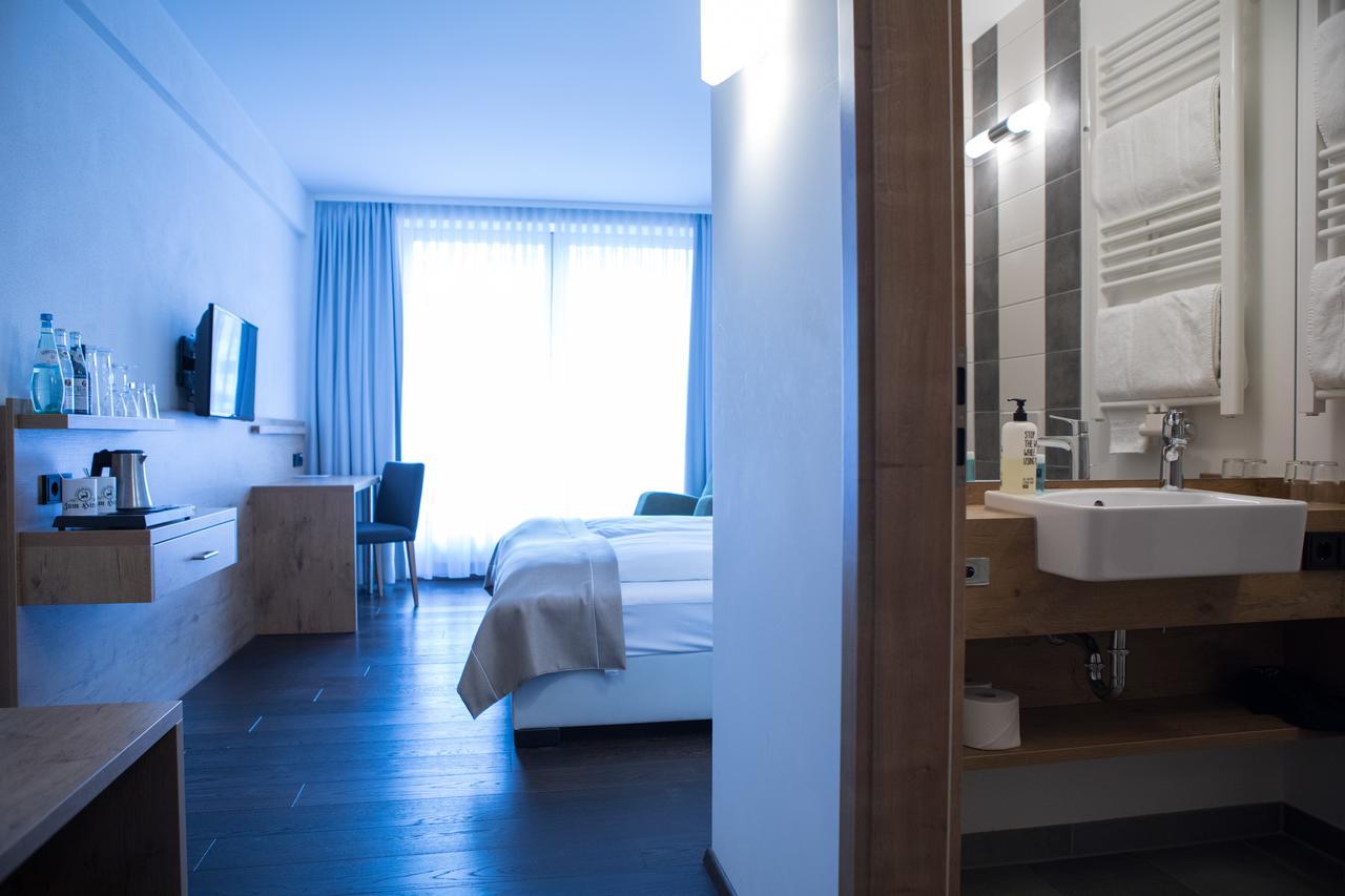 Hotel Zum Hirsch Wertingen Ngoại thất bức ảnh