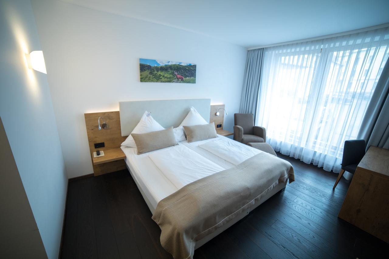 Hotel Zum Hirsch Wertingen Ngoại thất bức ảnh