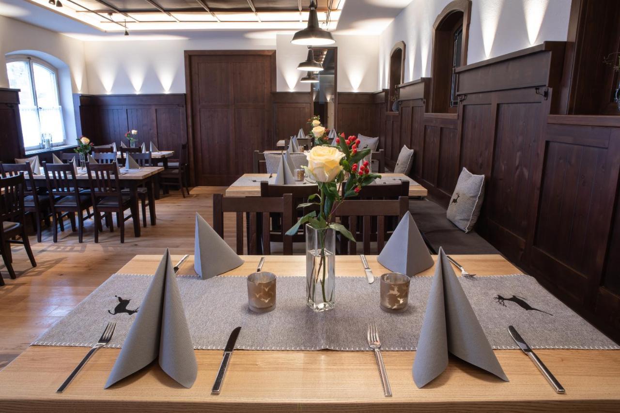 Hotel Zum Hirsch Wertingen Ngoại thất bức ảnh